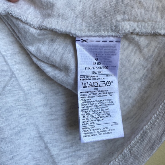 GAP • Light Grey Ruffle Short Sleeve Top - Picture 4 of 5